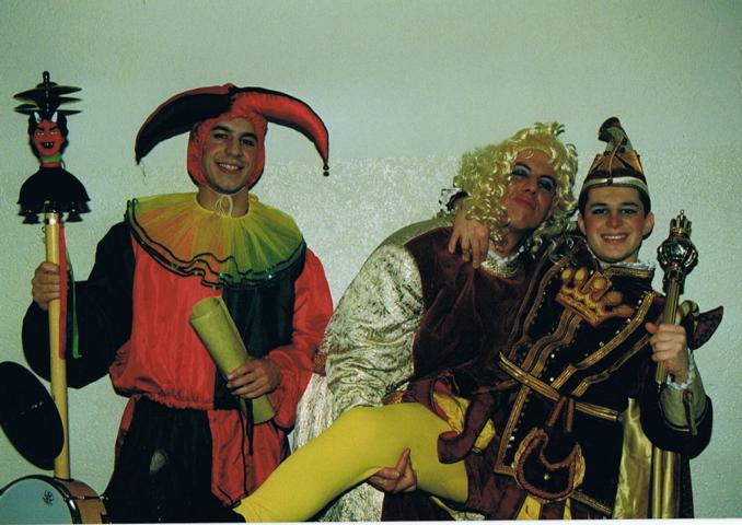 2000 weitere Gruppen 1 2